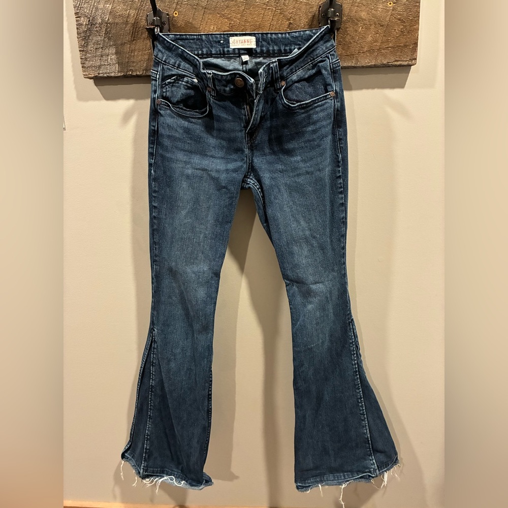 Shyanne Dark Blue Flare Jeans Women’s Size 27 Regular